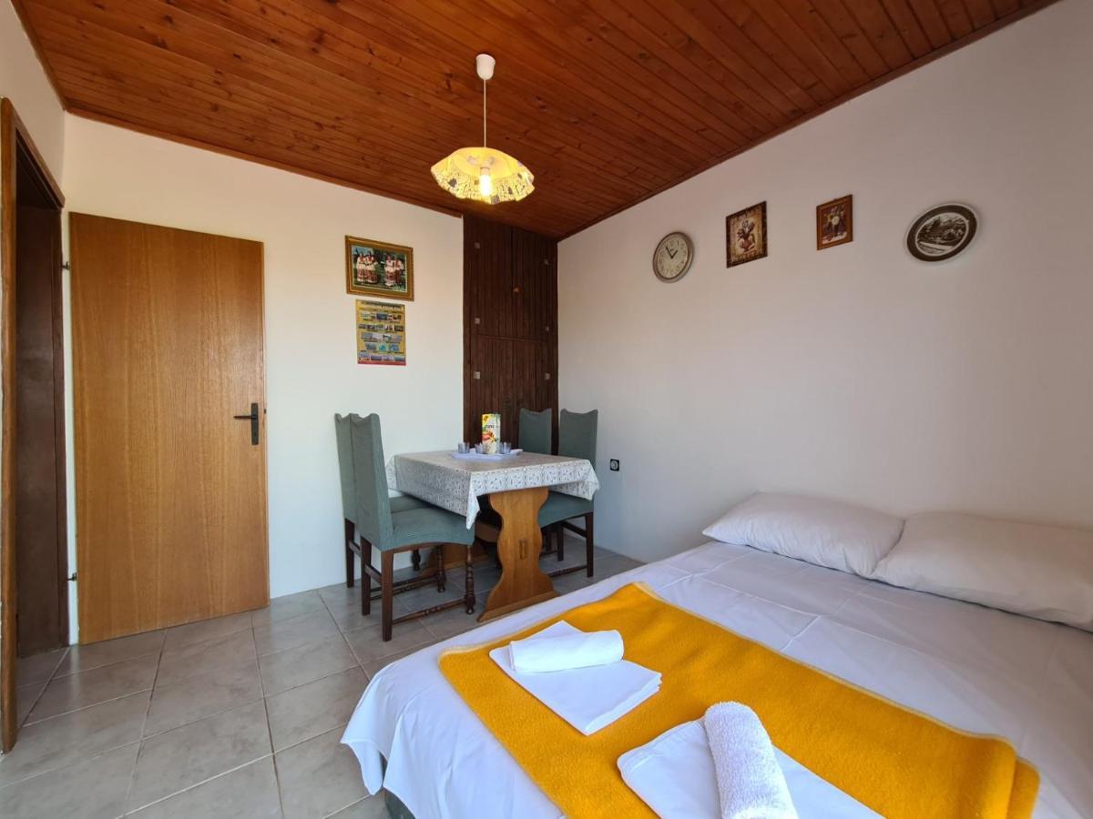 Apartments Zlatko 1397 Štinjan Exterior foto